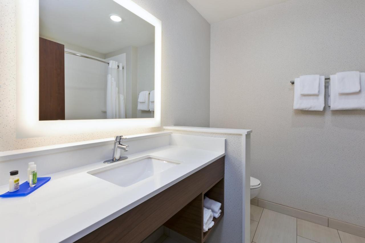 Holiday Inn Express & Suites - Painesville - Concord By Ihg Kültér fotó